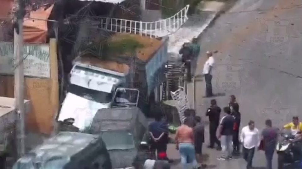 camión choque múltiple Huixquilucan