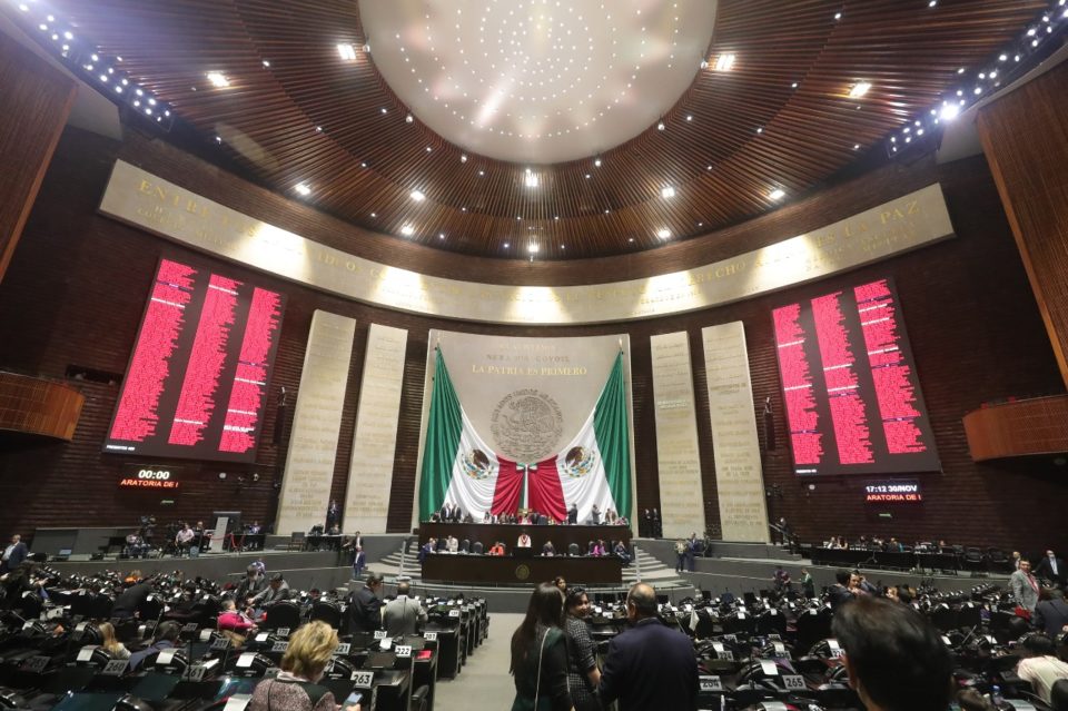 Diputados posponen votación en comisiones de reforma para limitar al TEPJF