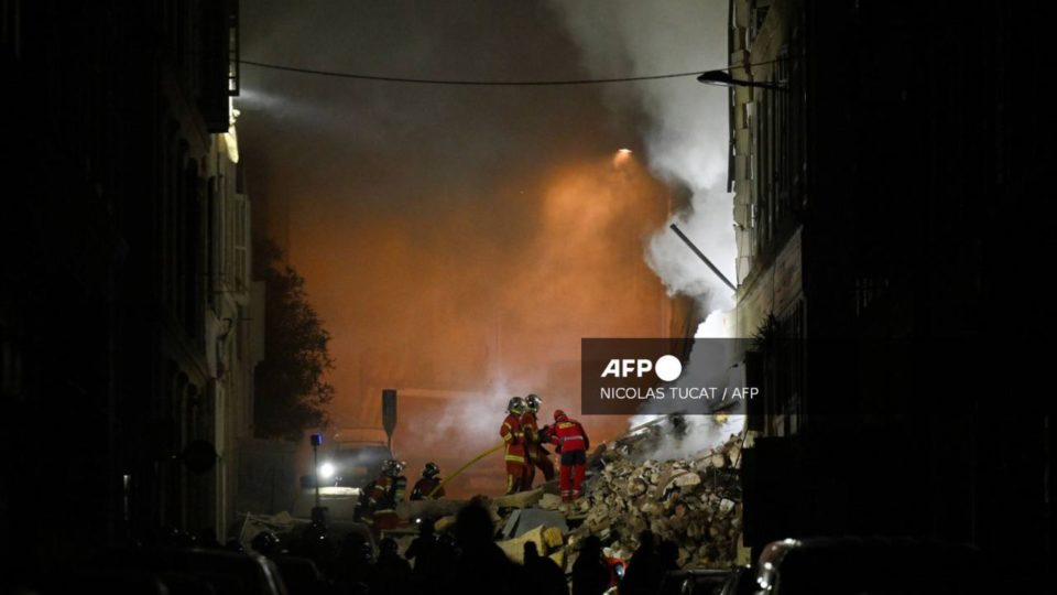 Edificio se derrumba en Francia y deja al menos dos heridos
