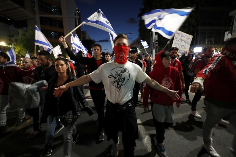 Otro sábado de protestas contra reforma judicial en Israel pese a congelación