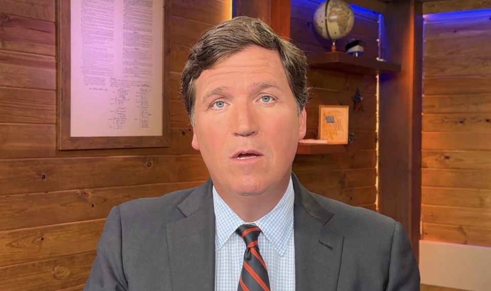 Tucker Carlson reaparece en Twitter