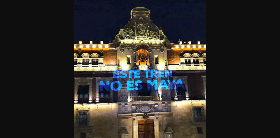 #Video Protestan contra Tren Maya en Palacio Nacional