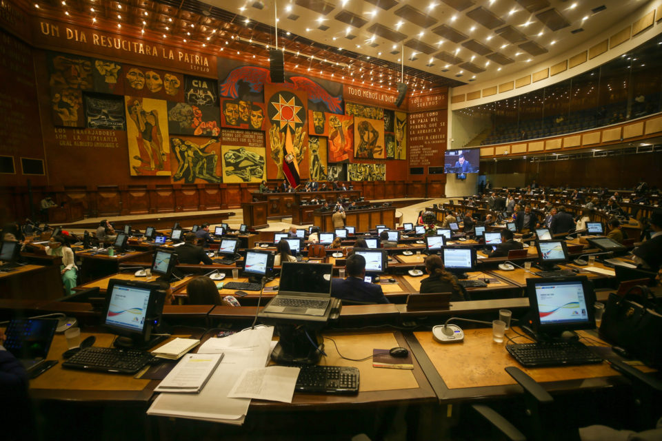 Asamblea Nacional de Ecuador aprueba juicio de censura contra el presidente Lasso