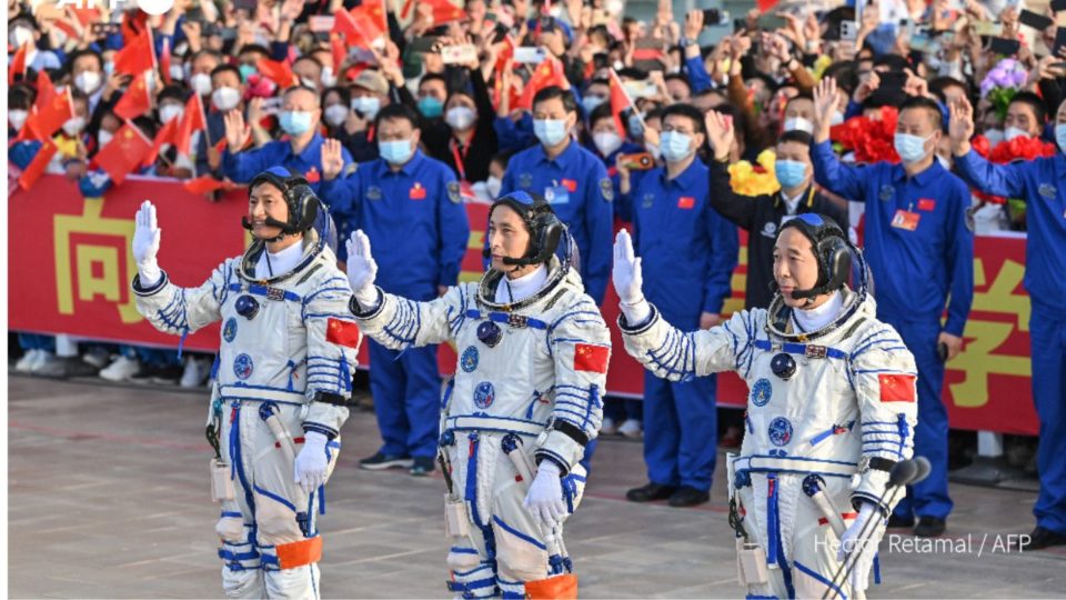 Despega misión china Shenzhou-16 con destino a estación espacial