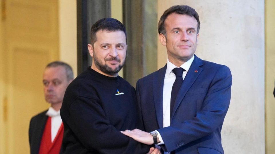 Francia promete más ayuda militar para Ucrania durante visita de Zelensky