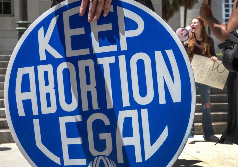 Legisladores de Carolina del Norte aprueban nuevas restricciones al aborto