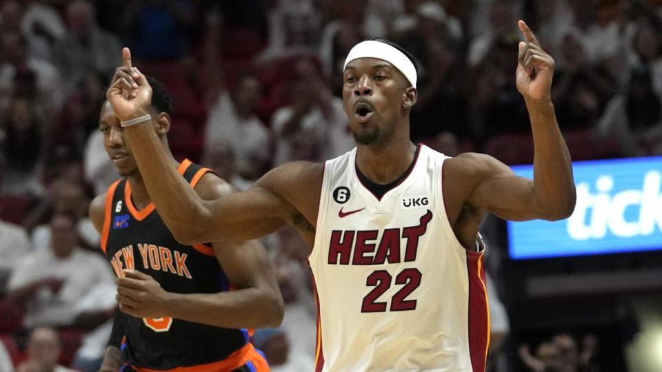 Miami Heat se coloca a una victoria de las Finales de Conferencia tras vencer a los New York Knicks