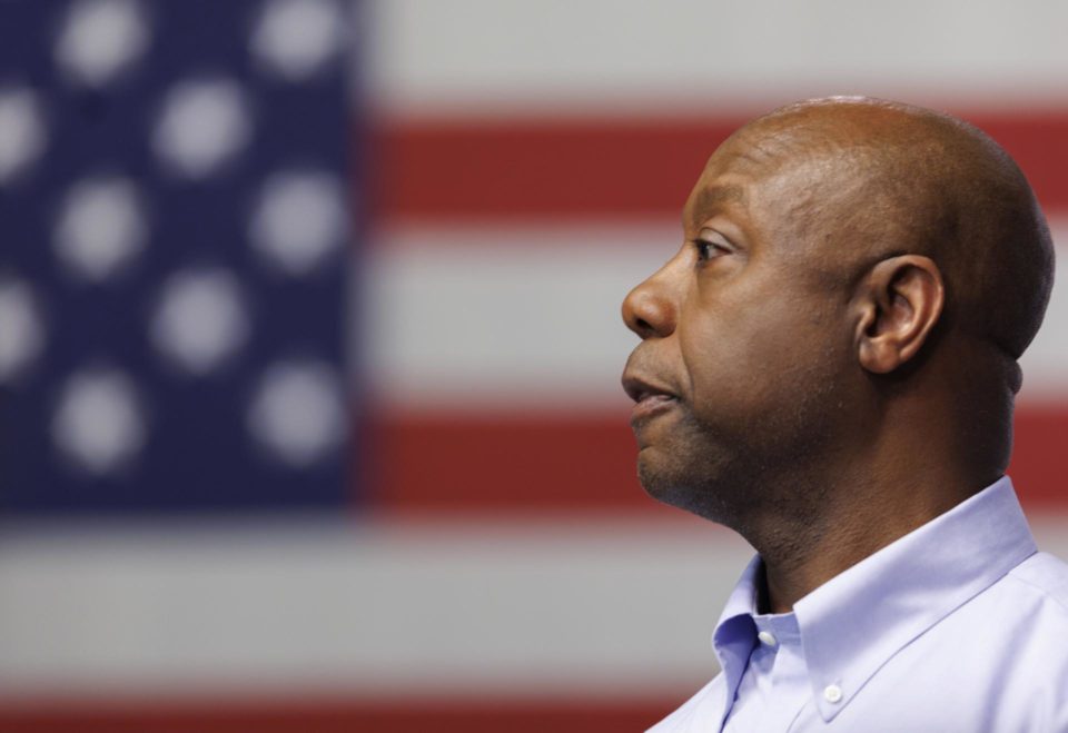 Senador Tim Scott se postula como aspirante a nominación republicana para 2024