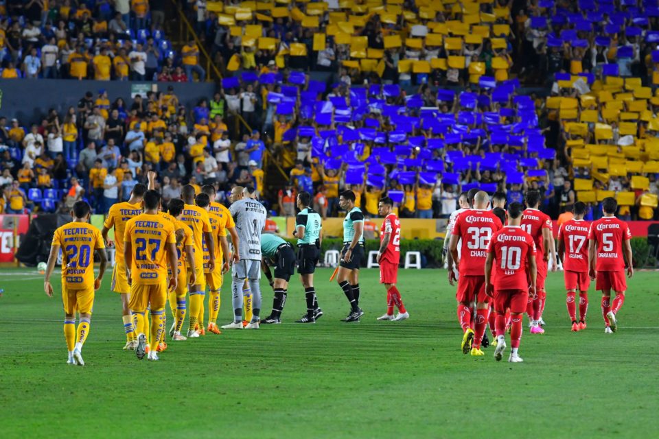 Tigres golea a Toluca y pone un pie en la semifinal