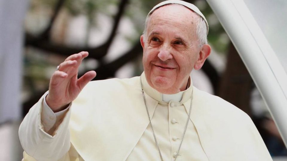 Papa Francisco se recupera bien de operación pero no dará la bendición este domingo